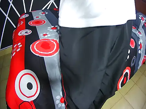 HouseOfHeat online show from November 2025 01:33:02 PM