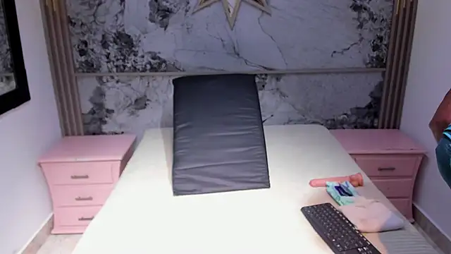 Snapshot of ZoeCollin chatting on January 2026 07:26:02 PM ZoeCollin online show from January 2026 07:26:02 PM