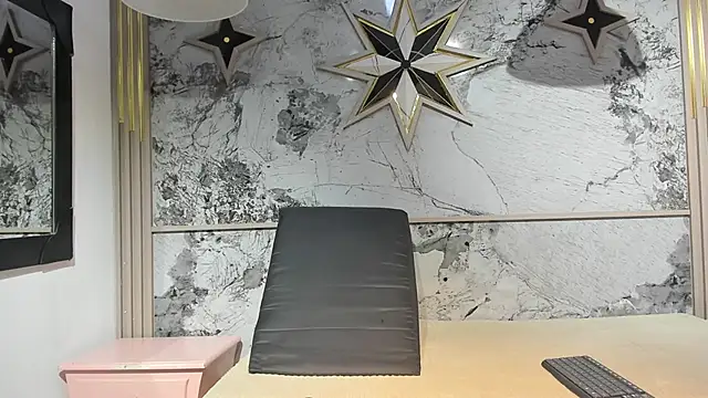 Snapshot of ZoeCollin chatting on January 2026 07:29:01 PM ZoeCollin online show from January 2026 07:29:01 PM