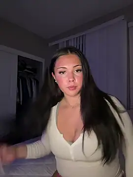 renesmaelily222 online show from May 2026 04:43:02 AM