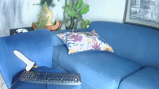 Snapshot of SexyCurves9 chatting on December 2025 11:34:02 PM SexyCurves9 online show from December 2025 11:34:02 PM