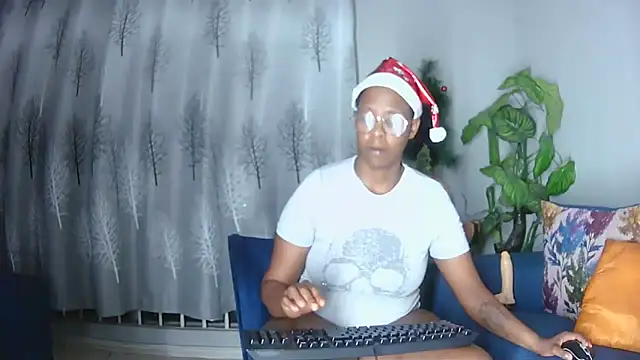 Snapshot of SexyCurves9 chatting on December 2025 08:16:02 PM SexyCurves9 online show from December 2025 08:16:02 PM