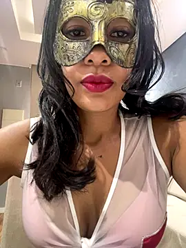 LunnaMaska online show from December 2025 03:51:01 PM