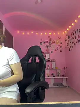 Davne  online show from March 2026 08:01:02 PM