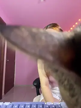 Davne  online show from March 2026 06:58:01 PM