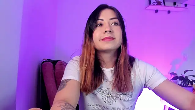 Snapshot of MaddieHunter chatting on February 2026 07:23:02 PM MaddieHunter online show from February 2026 07:23:02 PM