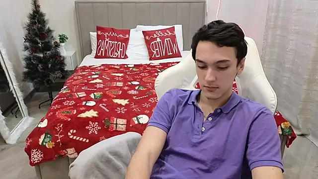 Snapshot of MoonlinSkinn chatting on January 2026 01:07:02 AM MoonlinSkinn online show from January 2026 01:07:02 AM