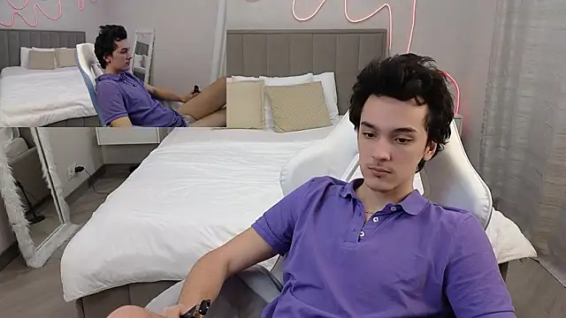 Snapshot of MoonlinSkinn chatting on February 2026 01:09:02 AM MoonlinSkinn online show from February 2026 01:09:02 AM