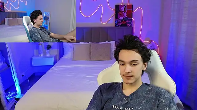 Snapshot of MoonlinSkinn chatting on February 2026 01:02:01 AM MoonlinSkinn online show from February 2026 01:02:01 AM