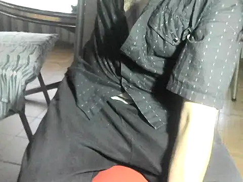 Snapshot of OreCam chatting on January 2026 04:12:02 PM OreCam online show from January 2026 04:12:02 PM