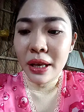 Snapshot of Lin-kute98 chatting on April 2026 01:26:01 AM Lin-kute98 online show from April 2026 01:26:01 AM