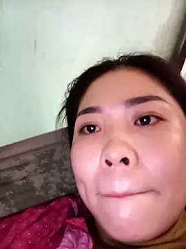 Snapshot of Lin-kute98 chatting on April 2026 07:45:01 AM Lin-kute98 online show from April 2026 07:45:01 AM