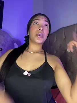 Snapshot of KarolRojas_22 chatting on February 2026 03:54:01 AM KarolRojas 22 online show from February 2026 03:54:01 AM