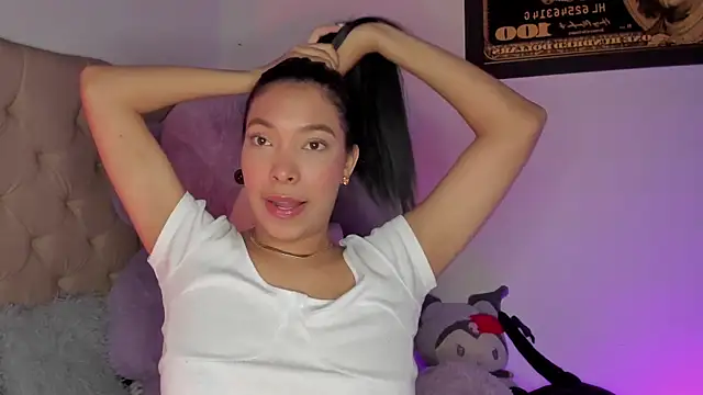 Snapshot of KarolRojas_22 chatting on March 2026 04:49:02 AM KarolRojas 22 online show from March 2026 04:49:02 AM