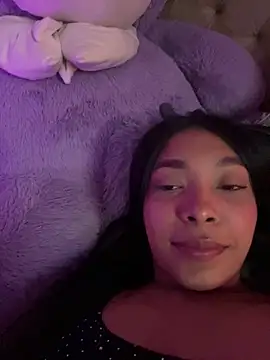 Snapshot of KarolRojas_22 chatting on April 2026 06:33:01 AM KarolRojas 22 online show from April 2026 06:33:01 AM