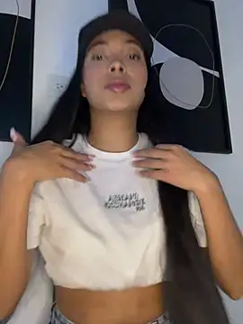 Snapshot of KarolRojas_22 chatting on April 2026 06:28:01 AM KarolRojas 22 online show from April 2026 06:28:01 AM