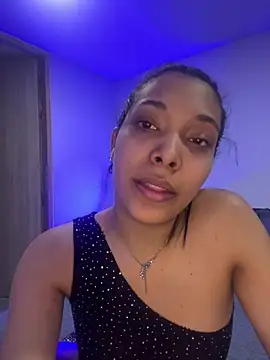 Snapshot of KarolRojas_22 chatting on May 2026 03:34:01 AM KarolRojas 22 online show from May 2026 03:34:01 AM
