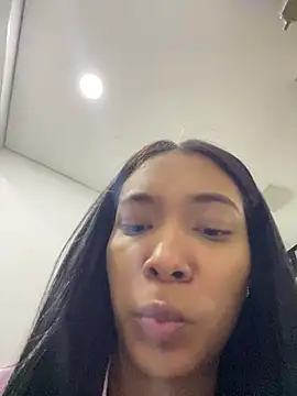 Snapshot of KarolRojas_22 chatting on May 2026 03:56:01 AM KarolRojas 22 online show from May 2026 03:56:01 AM