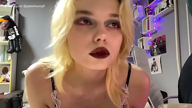 Snapshot of KittyLarva chatting on February 2026 11:13:01 PM KittyLarva online show from February 2026 11:13:01 PM