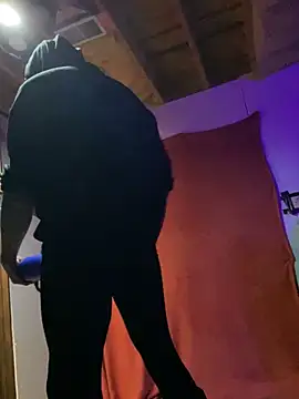 Snapshot of JSizzle13 chatting on December 2025 07:04:02 AM JSizzle13 online show from December 2025 07:04:02 AM