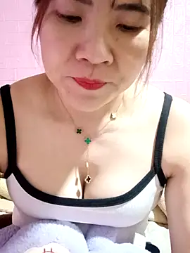 Lily-ross22 online show from November 2025 09:57:01 AM