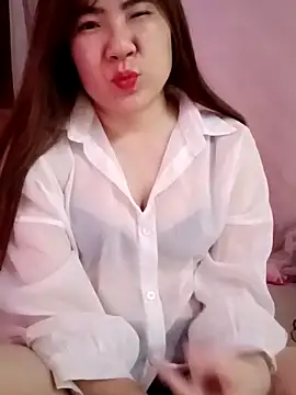Lily-ross22 online show from April 2026 05:58:01 PM