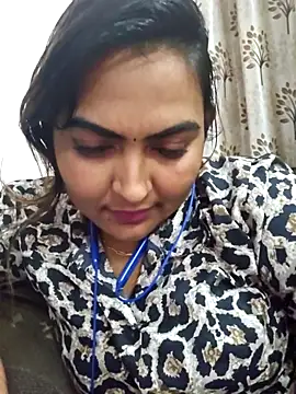 Tamil Smiley Queen online show from November 2025 05:47:02 PM