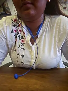 Tamil Smiley Queen online show from April 2026 12:54:02 PM