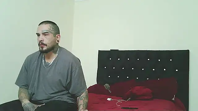 Snapshot of ARIA_AND_NICK chatting on February 2026 12:53:01 AM ARIA AND NICK online show from February 2026 12:53:01 AM