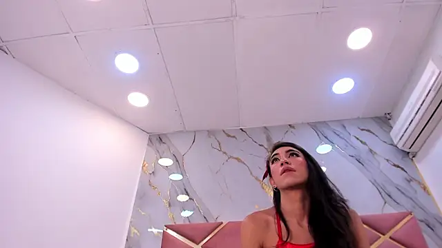 VALERIAQUEENTS   online show from April 2026 12:10:01 PM