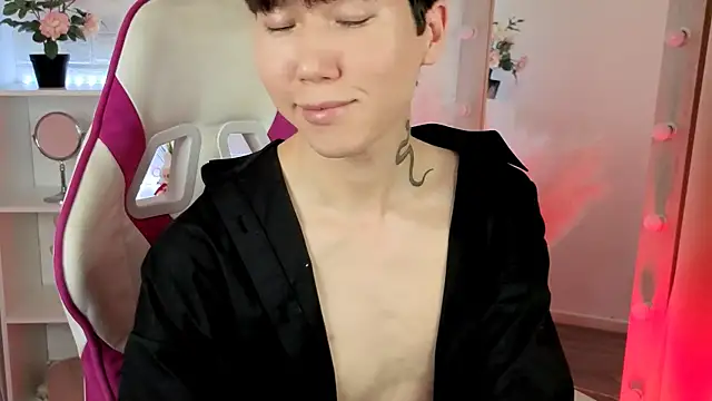 Snapshot of YugoAsian chatting on January 2026 12:43:01 PM YugoAsian online show from January 2026 12:43:01 PM