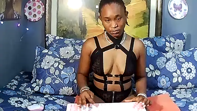 Snapshot of JuicyEbonyGoddess chatting on March 2026 01:47:01 PM JuicyEbonyGoddess online show from March 2026 01:47:01 PM