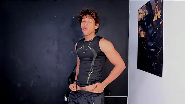 Snapshot of LiamVibes212 chatting on February 2026 01:07:02 PM LiamVibes212 online show from February 2026 01:07:02 PM