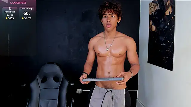 Snapshot of LiamVibes212 chatting on February 2026 01:23:01 PM LiamVibes212 online show from February 2026 01:23:01 PM