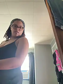 hazeleyedemonx13 online show from April 2026 09:38:01 PM