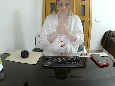 Snapshot of Adelyxveex chatting on November 2025 10:58:02 PM Adelyxveex online show from November 2025 10:58:02 PM