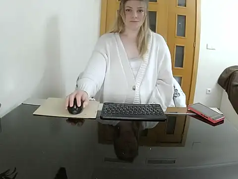 Snapshot of Adelyxveex chatting on December 2025 11:35:02 PM Adelyxveex online show from December 2025 11:35:02 PM