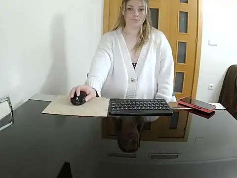 Snapshot of Adelyxveex chatting on January 2026 10:12:02 PM Adelyxveex online show from January 2026 10:12:02 PM