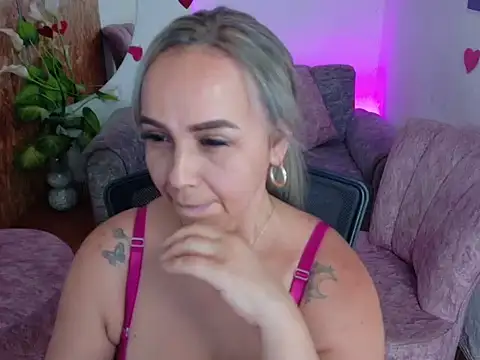 Snapshot of Aunty_milf chatting on February 2026 08:02:01 PM Aunty milf online show from February 2026 08:02:01 PM