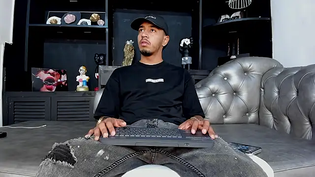 Snapshot of Brand_Collins chatting on January 2026 07:49:02 PM Brand Collins online show from January 2026 07:49:02 PM