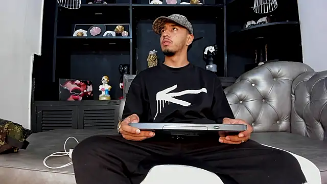 Snapshot of Brand_Collins chatting on January 2026 07:15:01 PM Brand Collins online show from January 2026 07:15:01 PM