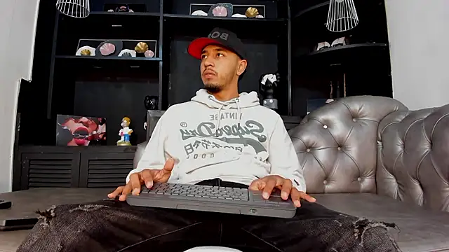 Snapshot of Brand_Collins chatting on January 2026 08:10:02 PM Brand Collins online show from January 2026 08:10:02 PM