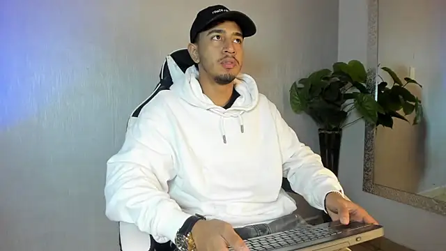 Snapshot of Brand_Collins chatting on February 2026 11:28:02 AM Brand Collins online show from February 2026 11:28:02 AM