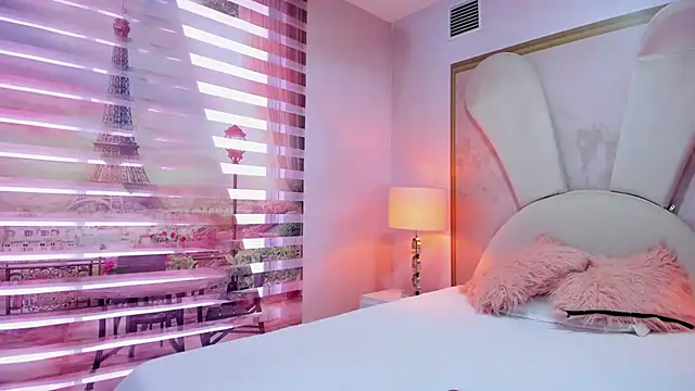 sarah sluty online show from March 2026 01:18:01 PM