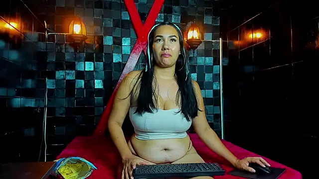 Snapshot of AzumiWalker chatting on February 2026 08:13:02 PM AzumiWalker online show from February 2026 08:13:02 PM