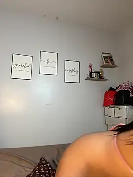 Diannellove online show from February 2026 04:14:01 PM