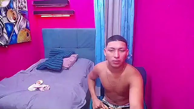 Snapshot of twinks_fuck chatting on December 2025 10:16:01 PM twinks fuck online show from December 2025 10:16:01 PM