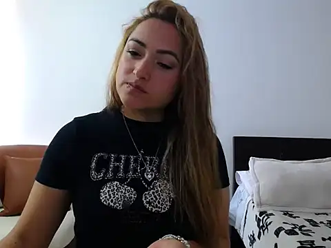 Snapshot of ximenaxcite19 chatting on December 2025 01:09:02 PM ximenaxcite19 online show from December 2025 01:09:02 PM