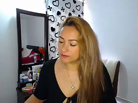 Snapshot of ximenaxcite19 chatting on December 2025 01:40:02 PM ximenaxcite19 online show from December 2025 01:40:02 PM