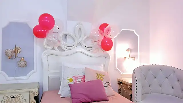 miss vivienne online show from February 2026 08:04:01 PM